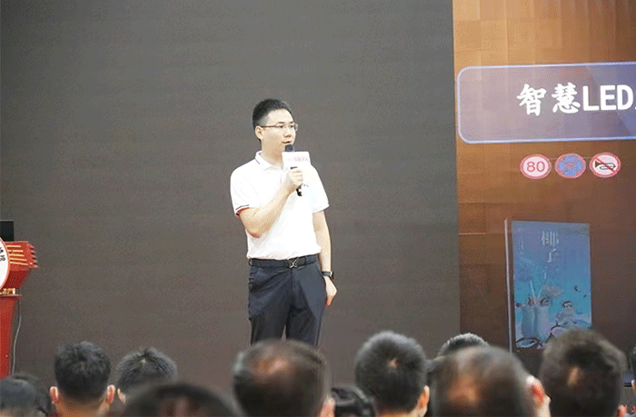 LED燈桿屏,LED廣告機(jī) LED燈桿屏,LED廣告機(jī)