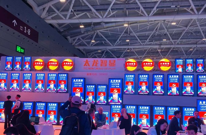 LED燈桿屏,燈桿屏 LED燈桿屏,燈桿屏