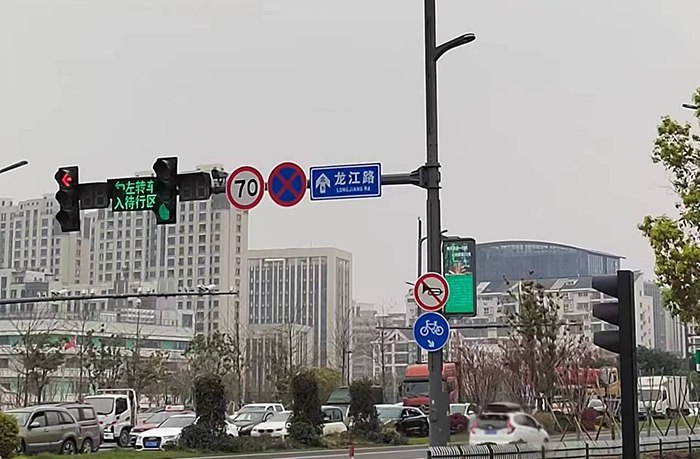 LED燈桿屏 LED燈桿屏